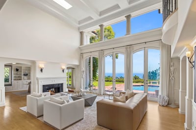 Luxury Villa Photo #15