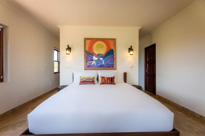 Luxury Villa Photo #25