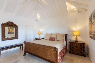 Luxury Villa Photo #18