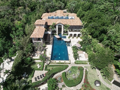 Luxury Villa Photo #2