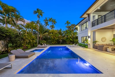 Luxury Villa Photo #6