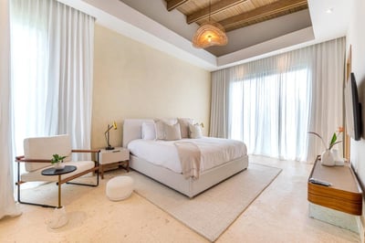 Luxury Villa Photo #15