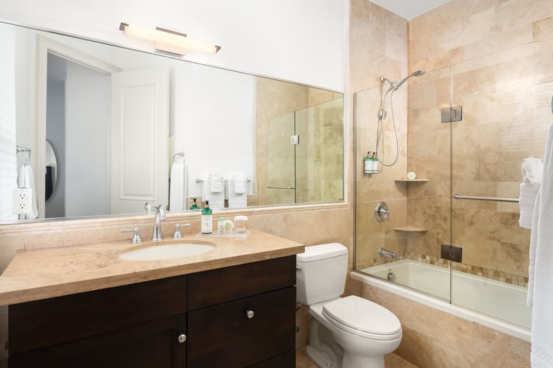 2 BDM Oceanfront Suite at Windsong Resort