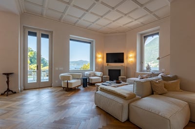 Luxury Villa Photo #12