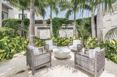 Luxury Villa Photo #18