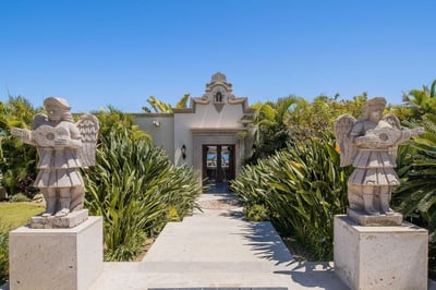 Luxury Villa Photo #42