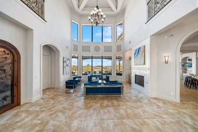 Luxury Villa Photo #16