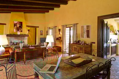 Luxury Villa Photo #13