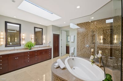 Luxury Villa Photo #33