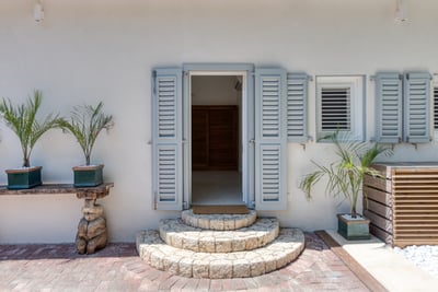 Luxury Villa Photo #17