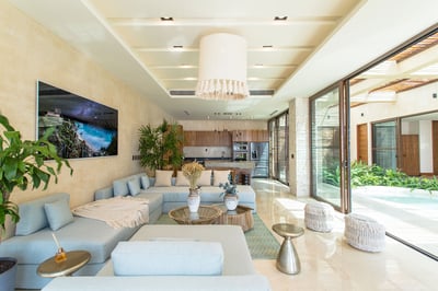 Luxury Villa Photo #10