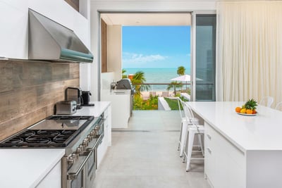 Luxury Villa Photo #17