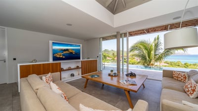 Luxury Villa Photo #15