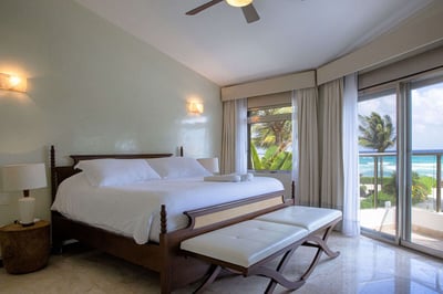 Luxury Villa Photo #15