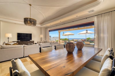 Luxury Villa Photo #26