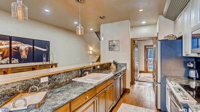 Beautiful spacious kitchen