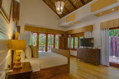 Luxury Villa Photo #26