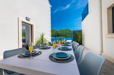 Luxury Villa Photo #19