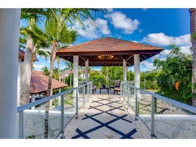 Luxury Villa Photo #12