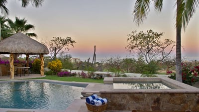 Luxury Villa Photo #4