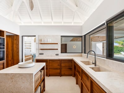 Luxury Villa Photo #14