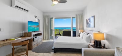 Sailrock South Caicos,Ocean View Premier Suite | Ridgetop