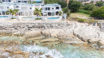 Luxury Villa Photo #37