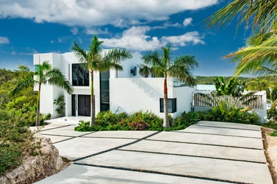 Luxury Villa Photo #6