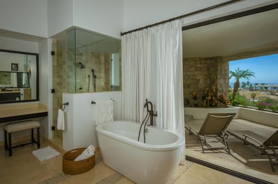 Luxury Villa Photo #25