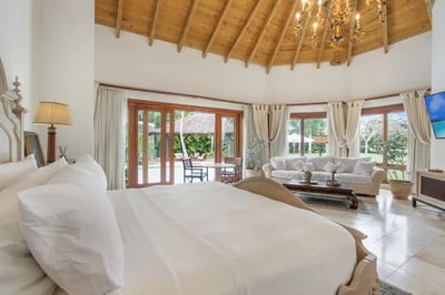 Luxury Villa Photo #28