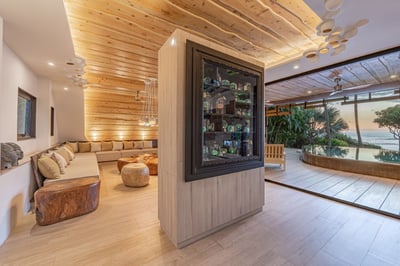 Luxury Villa Photo #19