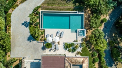Luxury Villa Photo #32