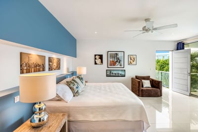 Luxury Villa Photo #19