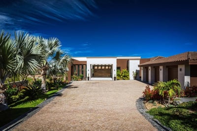 Luxury Villa Photo #40