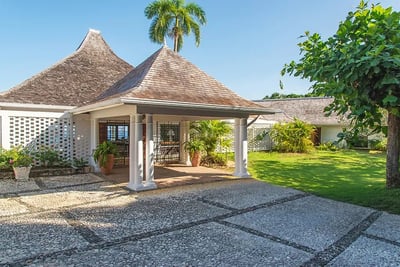Luxury Villa Photo #9