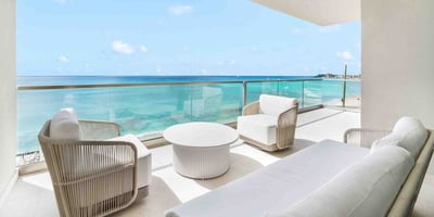 Luxury Villa Photo #3
