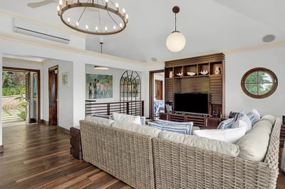Luxury Villa Photo #31