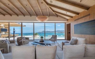 Luxury Villa Photo #18