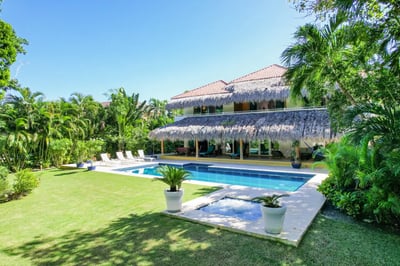 Luxury Villa Photo #2