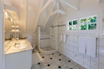 Luxury Villa Photo #26