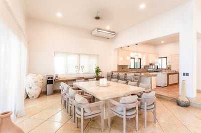 Luxury Villa Photo #13