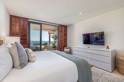 Luxury Villa Photo #20