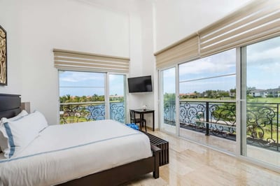 Luxury Villa Photo #47