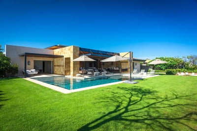 Luxury Villa Photo #3