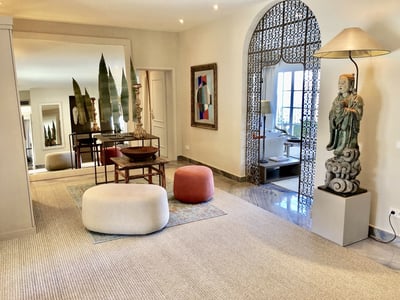 Luxury Villa Photo #18