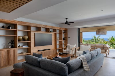 Luxury Villa Photo #25