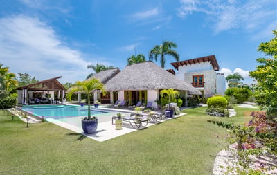 Luxury Villa Photo #3