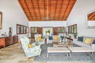 Luxury Villa Photo #16