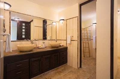 Luxury Villa Photo #26