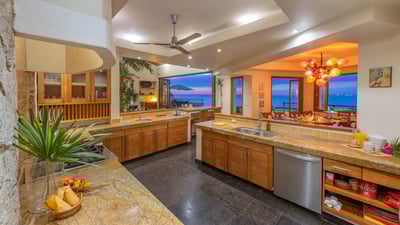 Luxury Villa Photo #23
